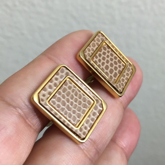 🖤Vtg gold and leather cufflinks - Picture 2 of 9